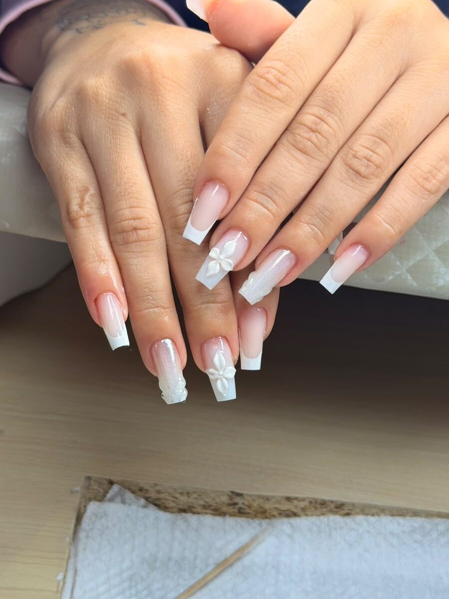 Bailarina francesinha branca com laços em relevo 3D